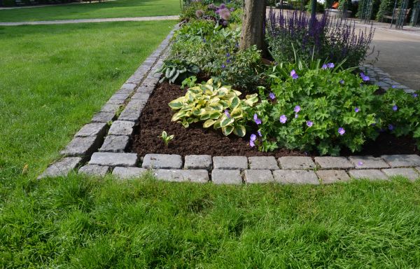 Flower Bed Mulching in Sequim